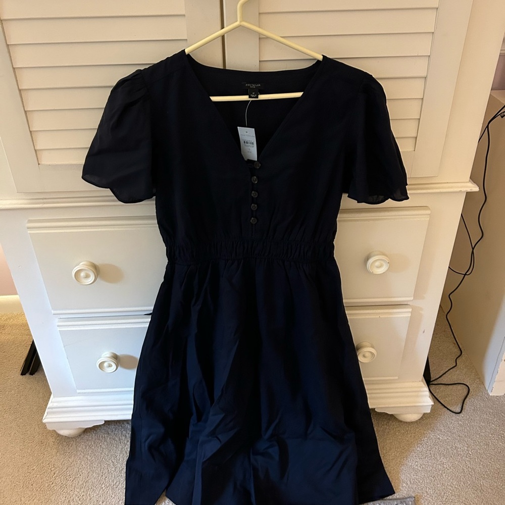 ANN TAYLOR RUFFLED NAVY DRESS PETITE: NEW WITH TAGS!